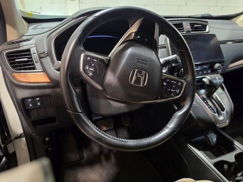 Used 2018 Honda CR-V Touring image 4
