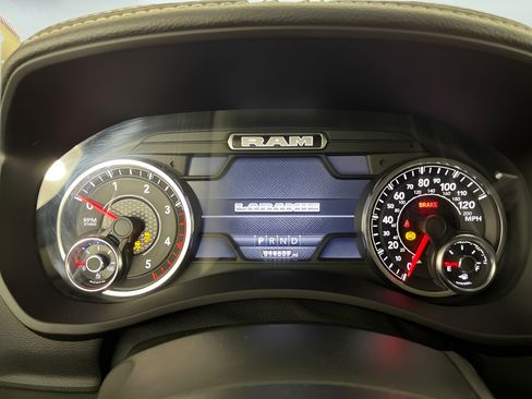 Used 2022 RAM 3500 Laramie AWD/4WD image 17