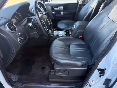 Used 2016 Land Rover LR4 HSE AWD/4WD image 9