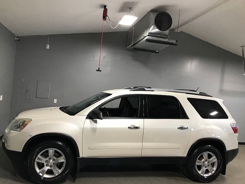 Used 2012 GMC Acadia SLE w/ LPO, 'HIT The Road' Package FWD image 6
