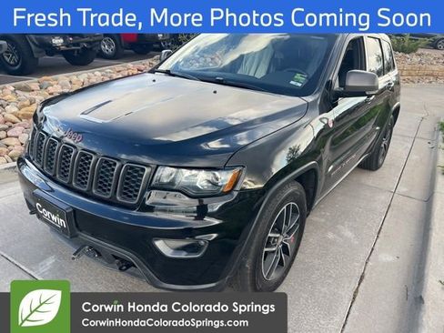 Used 2018 Jeep Grand Cherokee Trailhawk AWD/4WD image 7