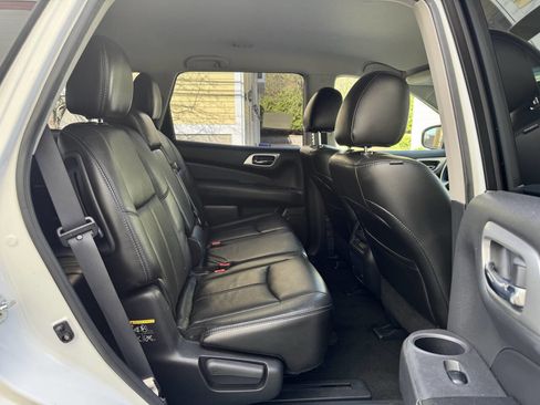 Used 2014 Nissan Pathfinder SL AWD/4WD image 18