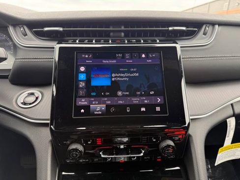 New 2026 Jeep Grand Cherokee Laredo X image 19