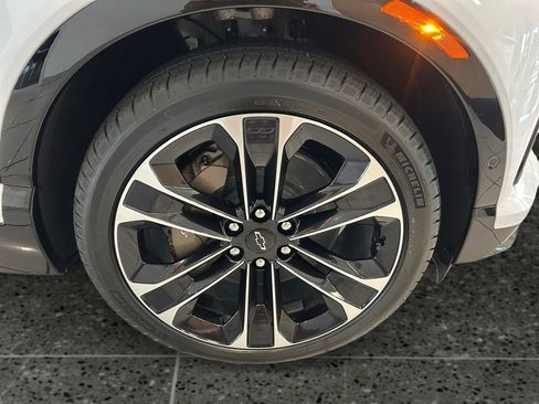 New 2026 Chevrolet Blazer EV SS image 9