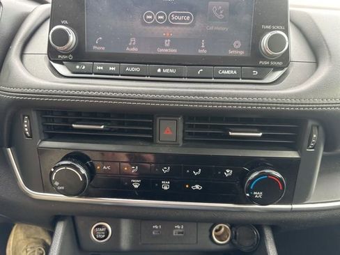 Used 2021 Nissan Rogue S image 23