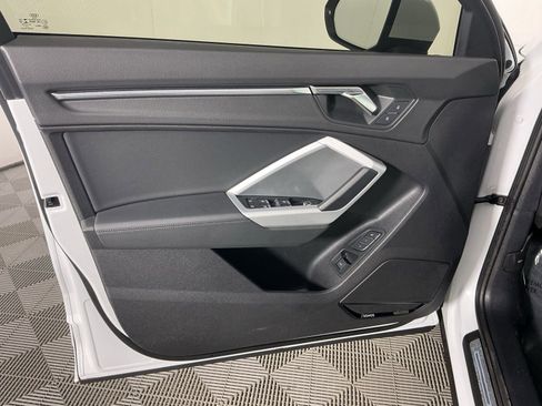 Used 2022 Audi Q3 2.0T Premium Plus w/ Premium Plus Package image 19
