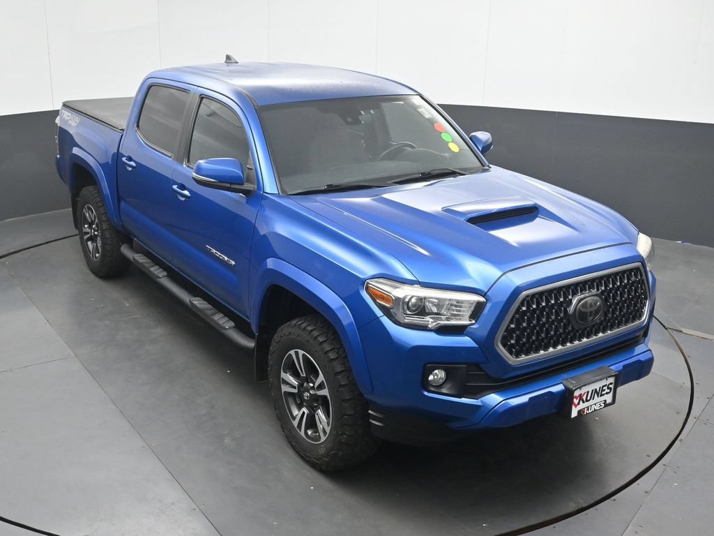 Used 2018 Toyota Tacoma TRD Sport AWD/4WD image 33