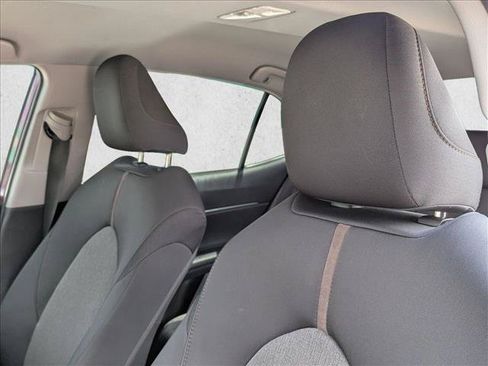Used 2019 Toyota Camry LE FWD image 14