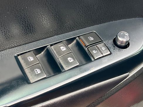 Used 2017 Toyota Highlander SE image 14