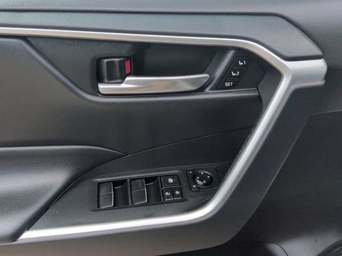 Used 2021 Toyota RAV4 XLE Premium AWD/4WD image 15