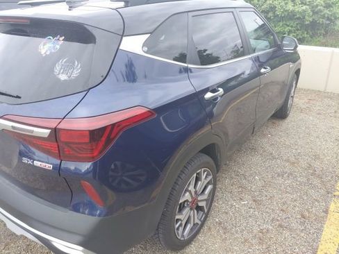 Used 2021 Kia Seltos SX AWD/4WD image 2