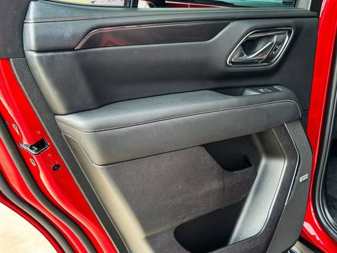 Used 2024 GMC Yukon AT4 w/ Technology Package image 31