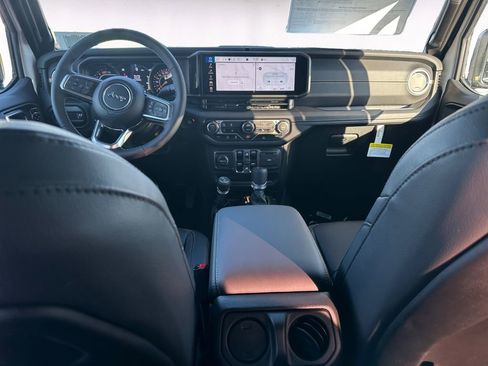 New 2025 Jeep Wrangler Unlimited Sahara AWD/4WD image 10