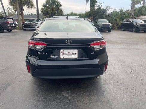 Used 2025 Toyota Corolla LE FWD image 4