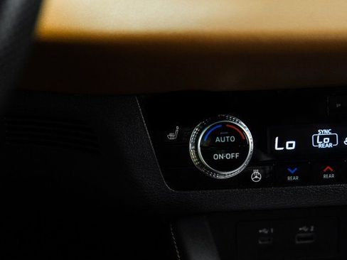 Used 2022 Mitsubishi Outlander SEL image 26