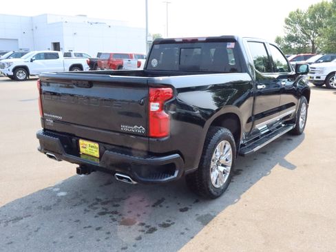 Used 2024 Chevrolet Silverado 1500 High Country w/ Z71 Off-Road Package AWD/4WD image 7