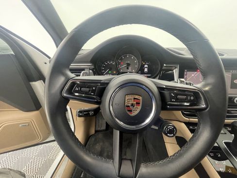 Certified 2023 Porsche Macan S image 18