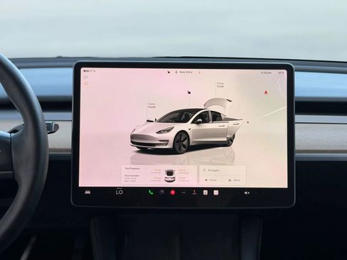 Used 2023 Tesla Model 3 Standard Range RWD image 27