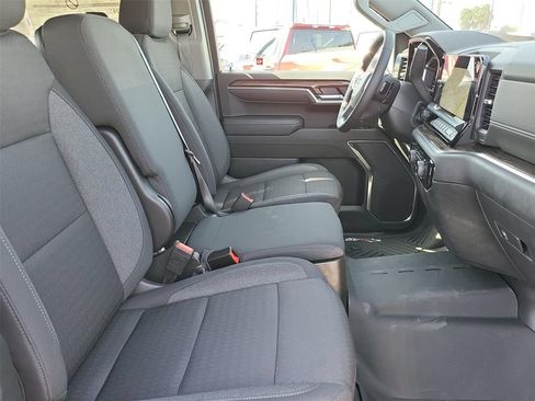 Used 2023 Chevrolet Silverado 1500 RST AWD/4WD image 19
