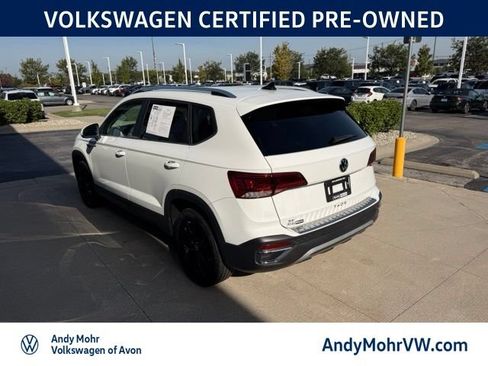 Used 2023 Volkswagen Taos SE w/ Black Wheel Package FWD image 4