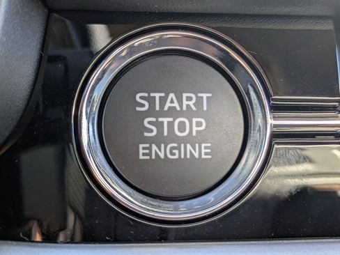 New 2025 Mitsubishi Outlander AWD image 33