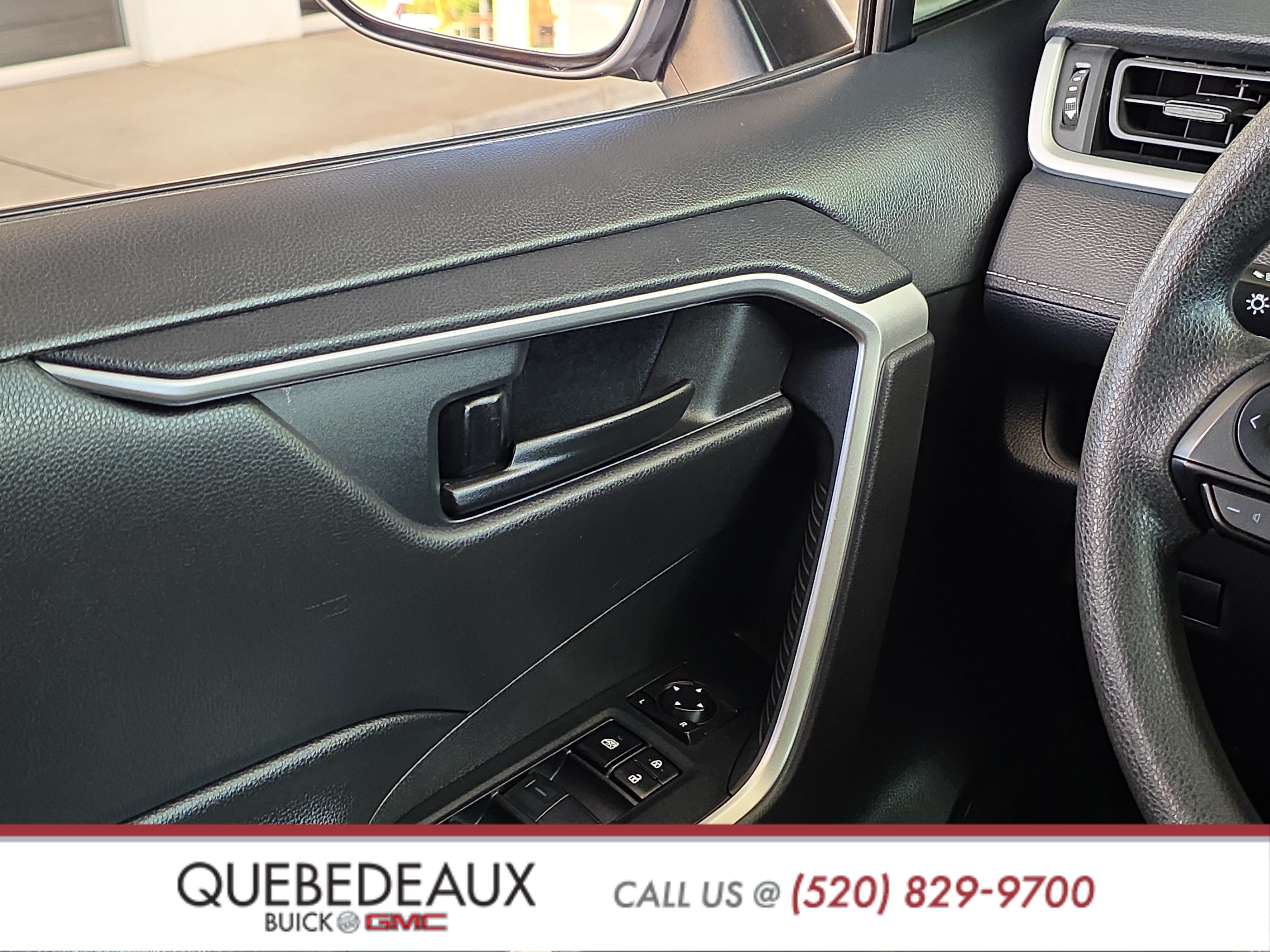Used 2022 Toyota RAV4 LE FWD image 21