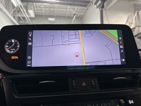 Used 2022 Lexus ES 300h F Sport image 6