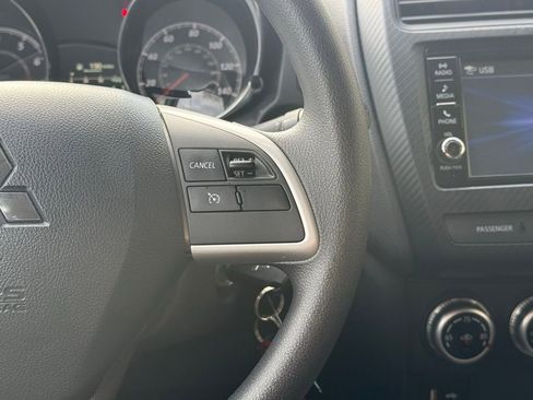 Used 2025 Mitsubishi Outlander Sport SE image 11