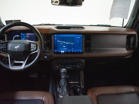 Used 2024 Ford Bronco Outer Banks AWD/4WD image 11