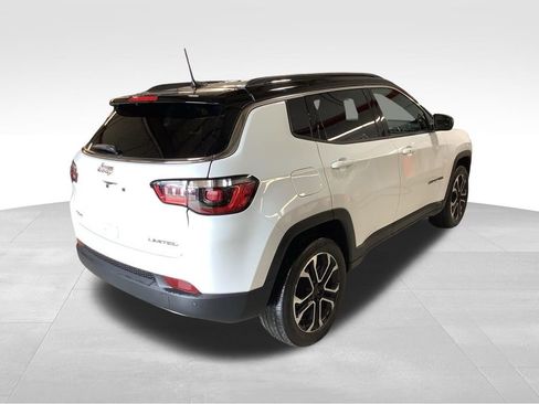 Used 2023 Jeep Compass Limited image 7