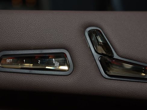 Used 2024 BMW iX xDrive50 w/ Premium Package image 19