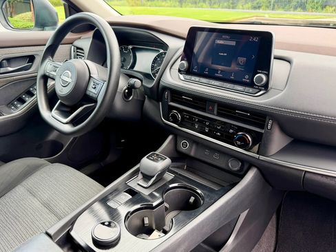 Used 2022 Nissan Rogue S AWD/4WD image 15