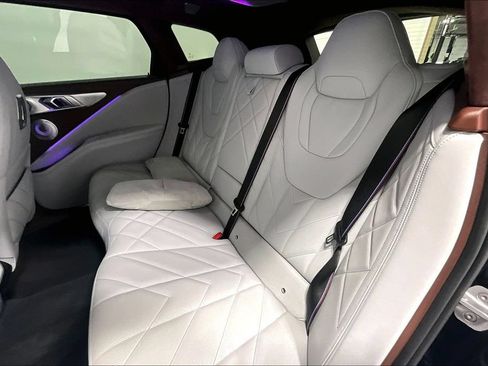 Used 2024 BMW XM AWD/4WD image 27