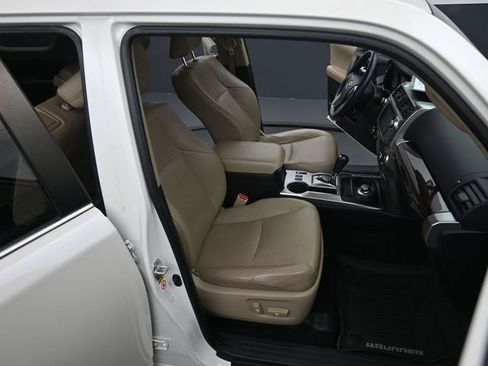 Used 2017 Toyota 4Runner Limited image 21