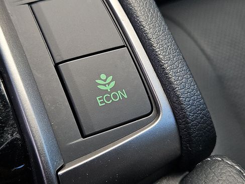 Used 2018 Honda Civic EX-L image 26