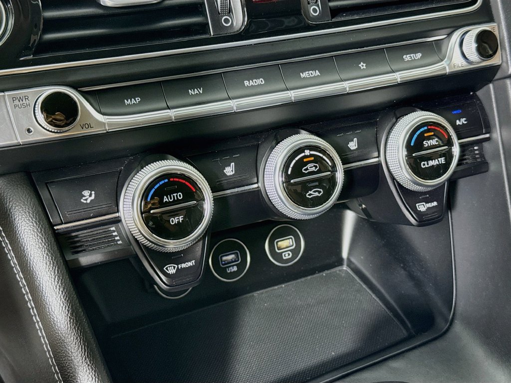 Used 2022 Genesis G70 3.3T RWD image 16