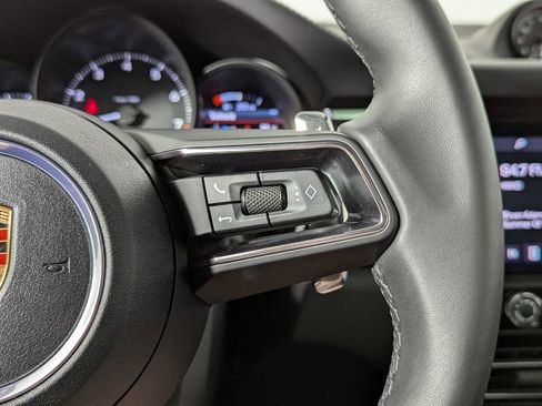 Used 2025 Porsche Macan AWD/4WD image 30