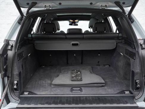 Used 2024 BMW X5 xDrive40i w/ M Sport Package AWD/4WD image 37