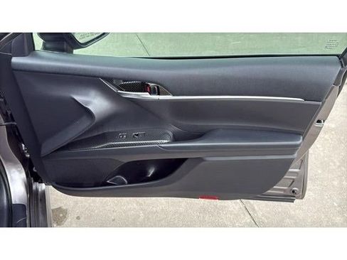 Used 2022 Toyota Camry SE FWD image 32