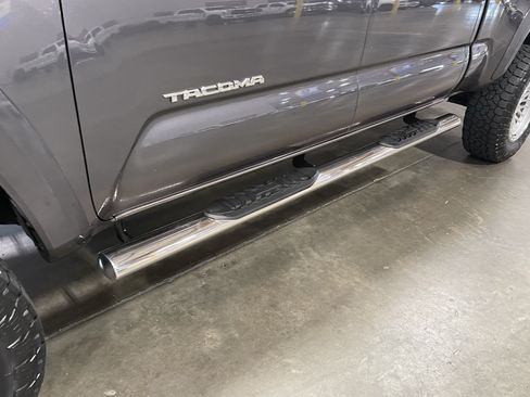 Used 2020 Toyota Tacoma 4x4 Double Cab image 10