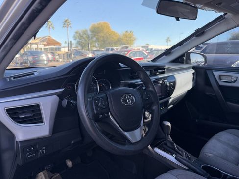 Used 2015 Toyota Corolla LE image 16