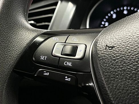 Used 2018 Volkswagen Tiguan S FWD image 21
