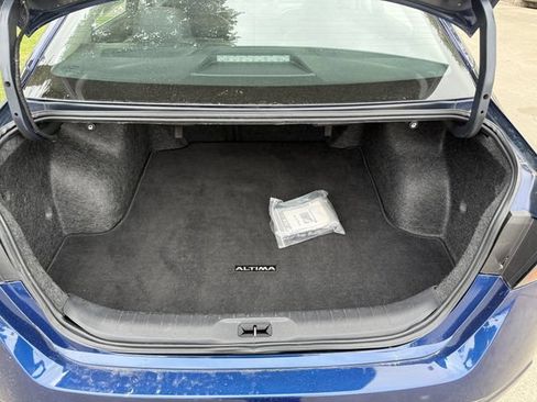 Used 2024 Nissan Altima 2.5 SR FWD image 27