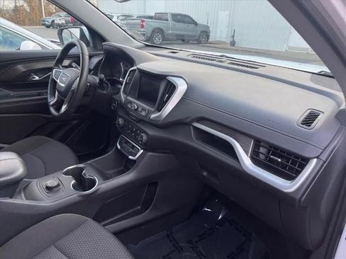 Used 2024 GMC Terrain SLE image 21