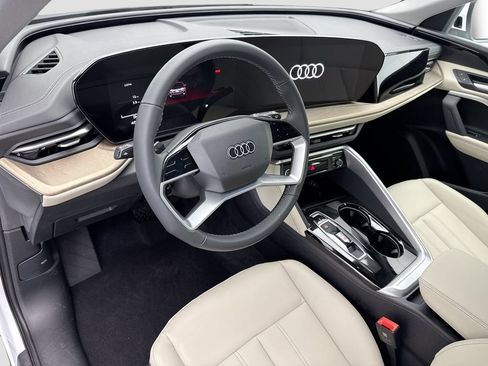Certified 2025 Audi Q5 Premium w/ Convenience Package AWD/4WD image 9