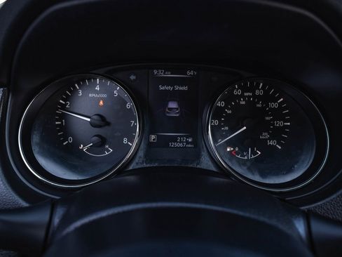 Used 2018 Nissan Rogue Sport S image 12