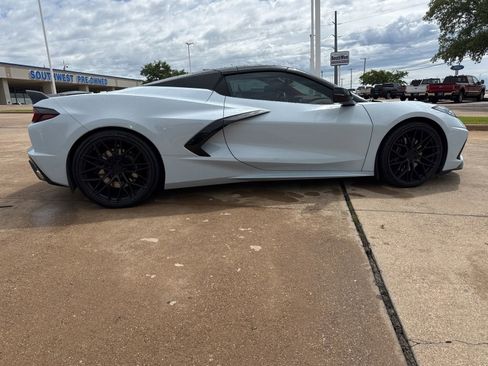 Used 2022 Chevrolet Corvette Stingray Premium Conv w/ Z51 Performance Package RWD image 8