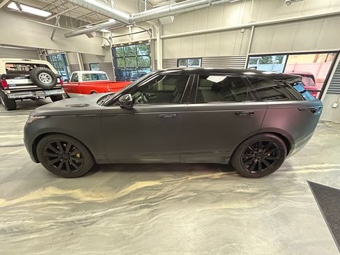 Used 2018 Land Rover Range Rover Velar R-Dynamic SE AWD/4WD image 33