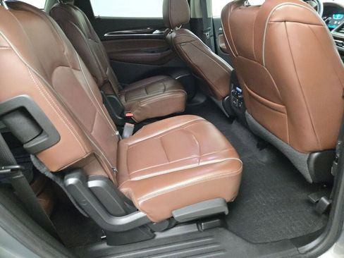 Used 2018 Buick Enclave Avenir image 11