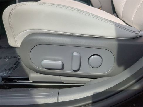 Certified 2023 Hyundai Ioniq 5 SEL w/ Cargo Package image 19